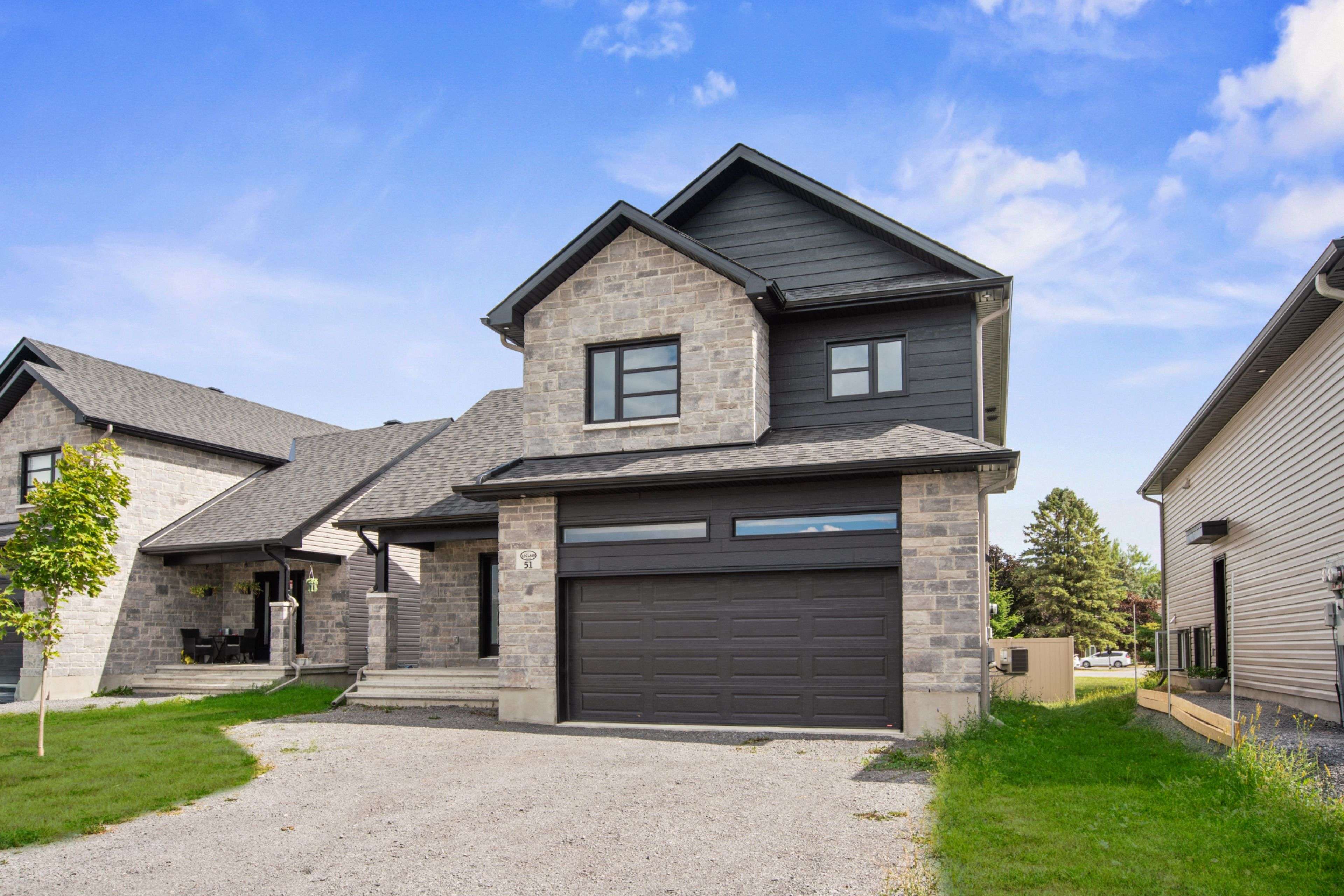 Russell, ON K0A 2M0,75 Chateauguay ST