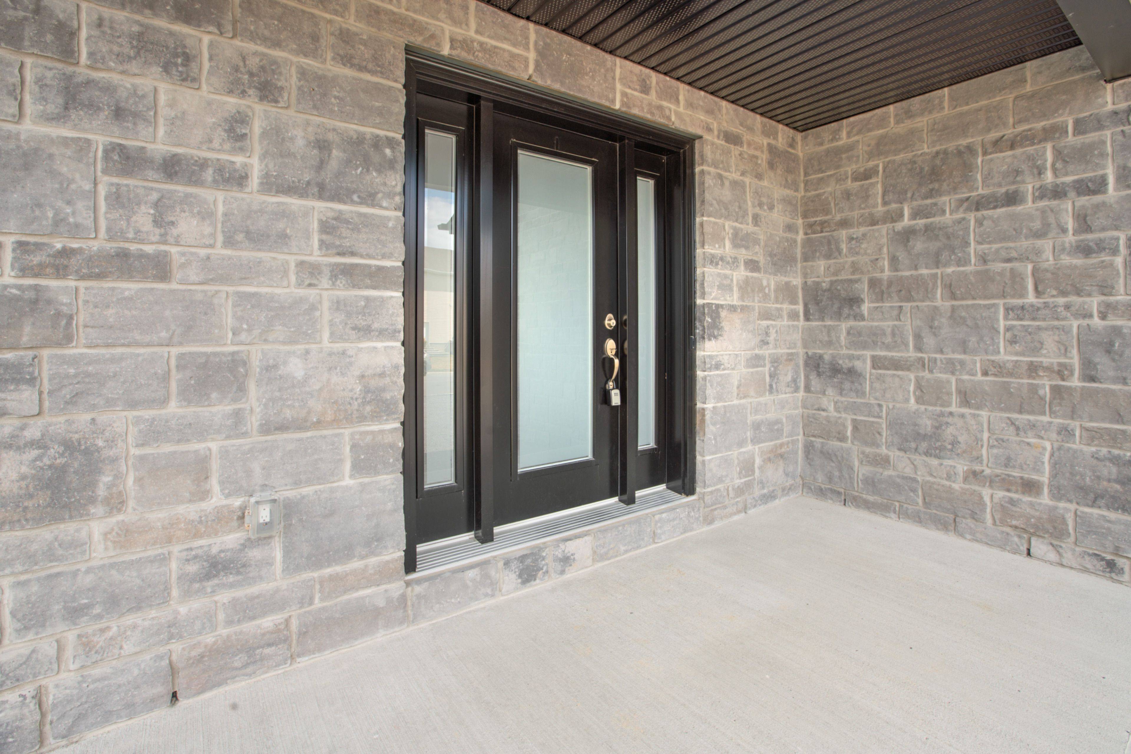 Russell, ON K0A 2M0,75 Chateauguay ST