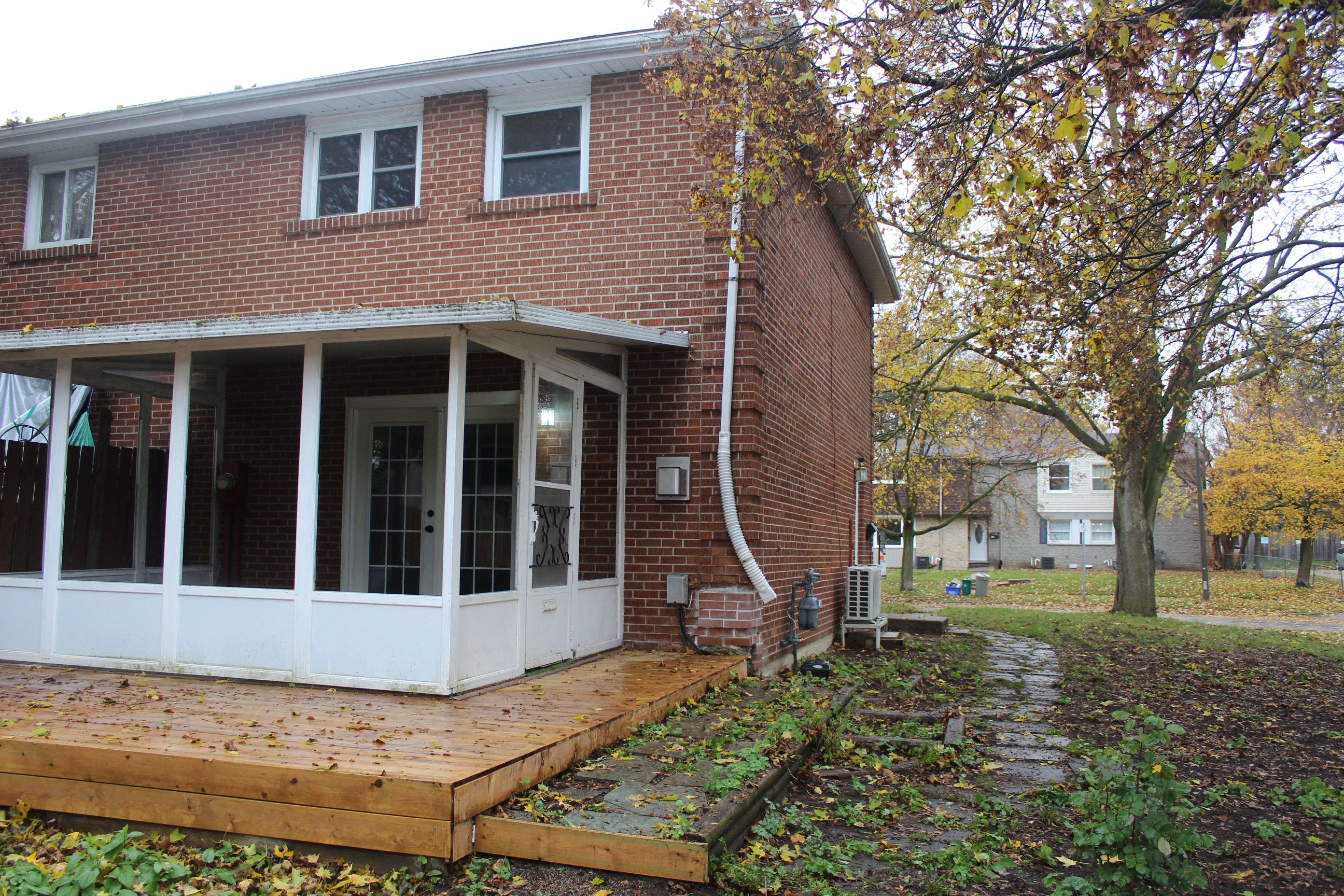 Kitchener, ON N2A 2L8,137 Jansen AVE