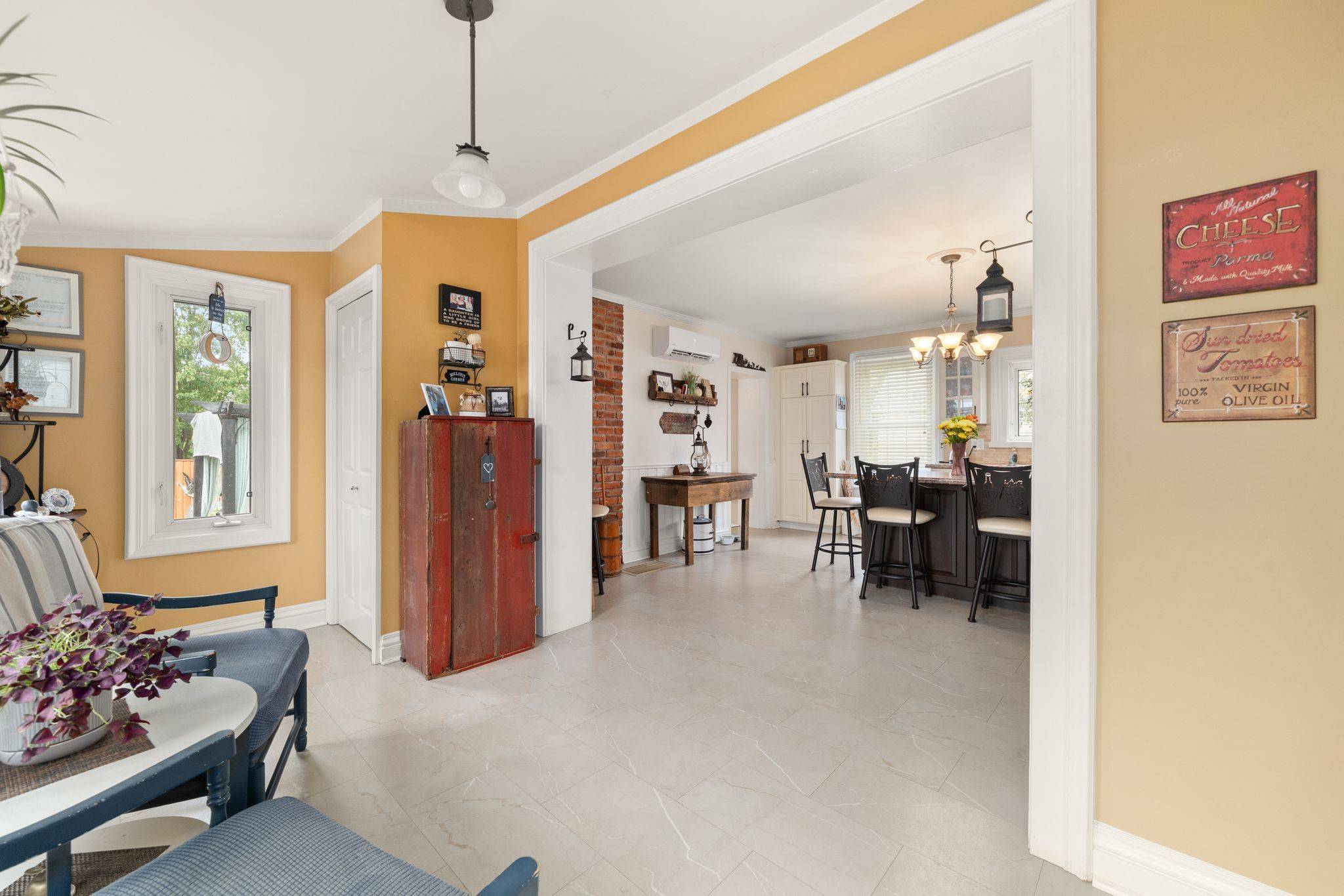 Belleville, ON K8P 1P7,16 Benjamin ST