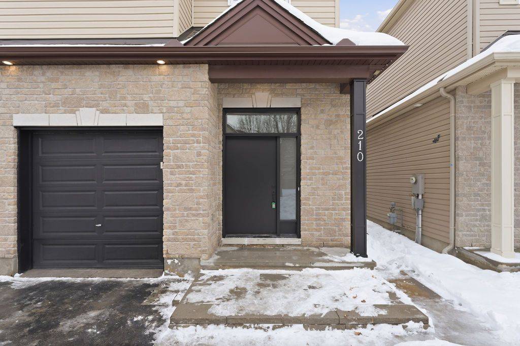Barrhaven, ON K2J 0P1,210 Harthill WAY
