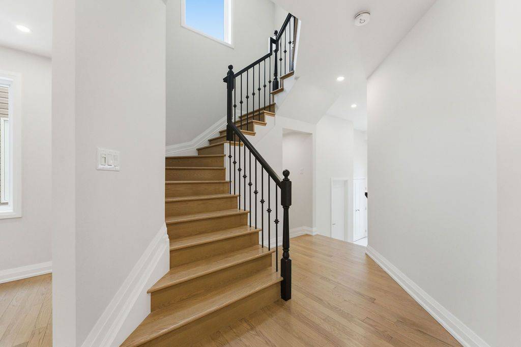 Barrhaven, ON K2J 0P1,210 Harthill WAY