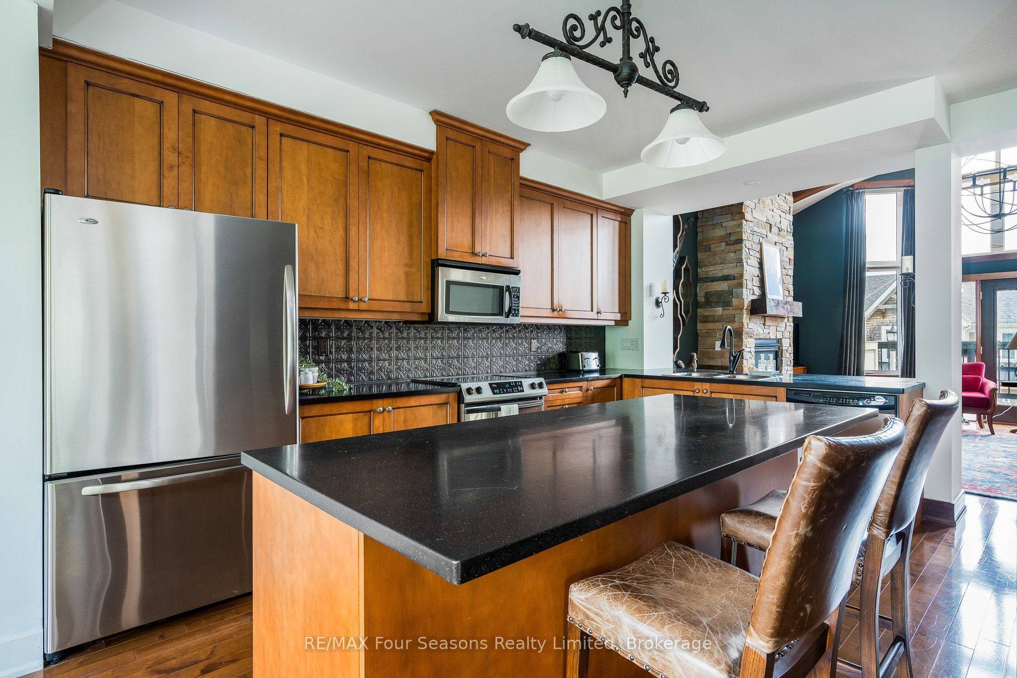 Blue Mountains, ON L9Y 0B6,106 Venture BLVD