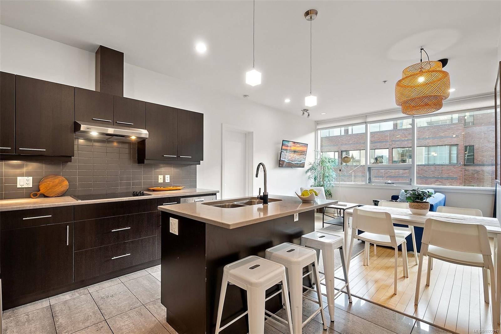 Victoria, BC V8W 3E9,732 Broughton St #404