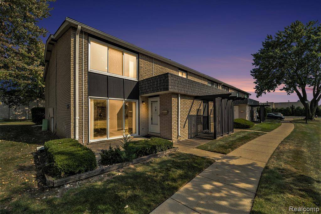 Warren, MI 48093,8691 Kennedy CIR