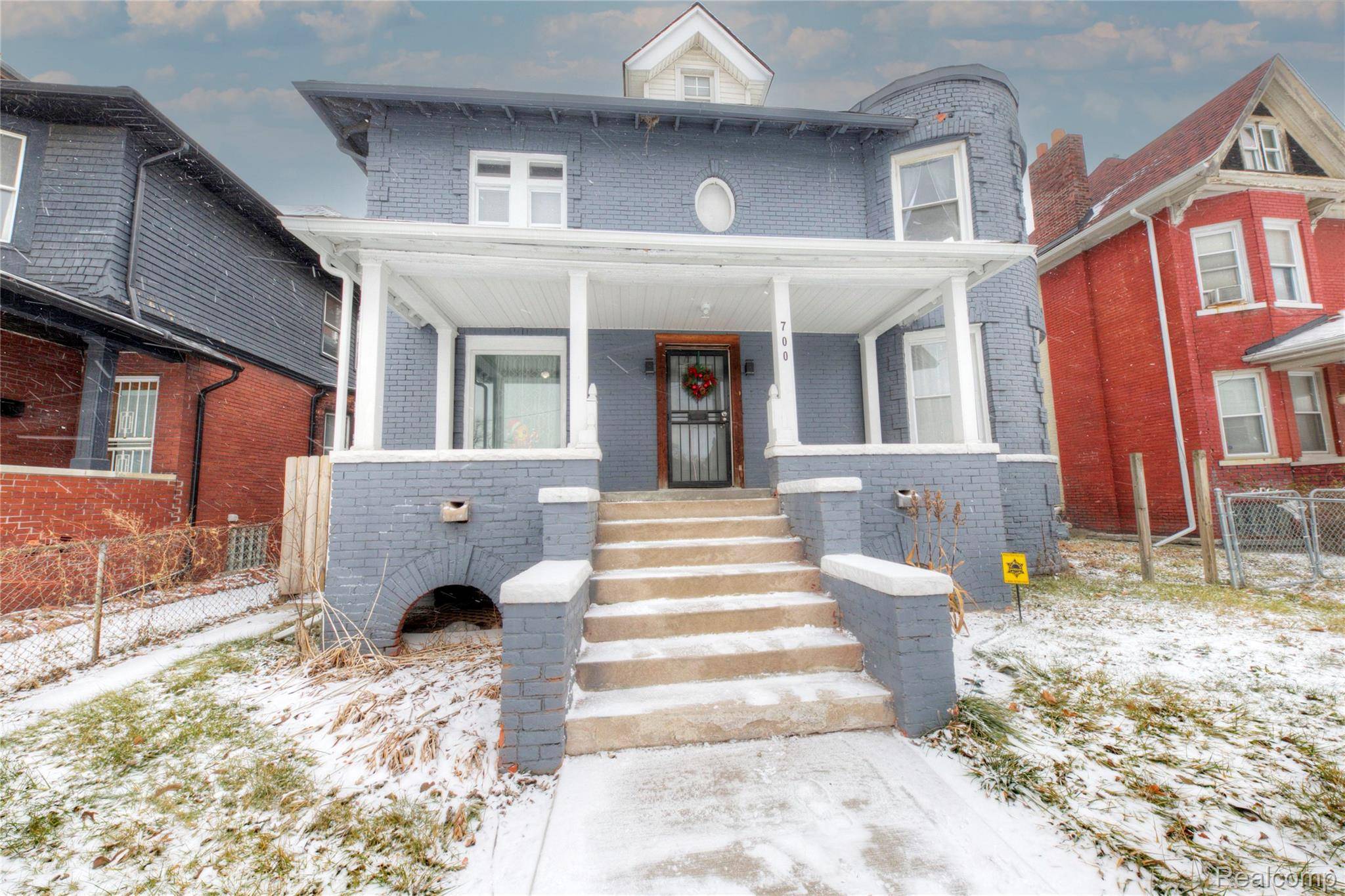 Detroit, MI 48202,700 W Euclid ST