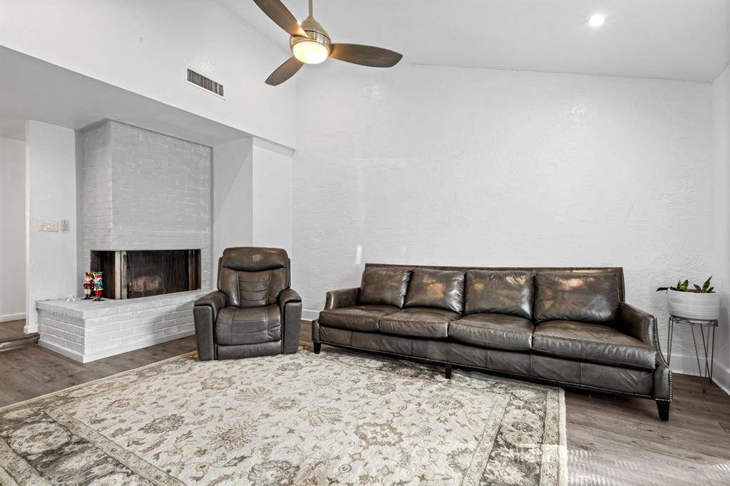 Dallas, TX 75237,2706 Meadow Bluff Lane