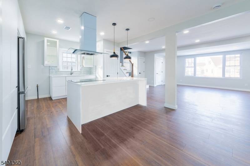 Lyndhurst Twp., NJ 07071,34 Kearney St