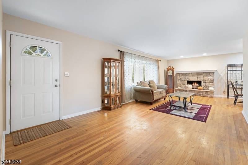 Branchburg Twp., NJ 08876,212 County Line Rd