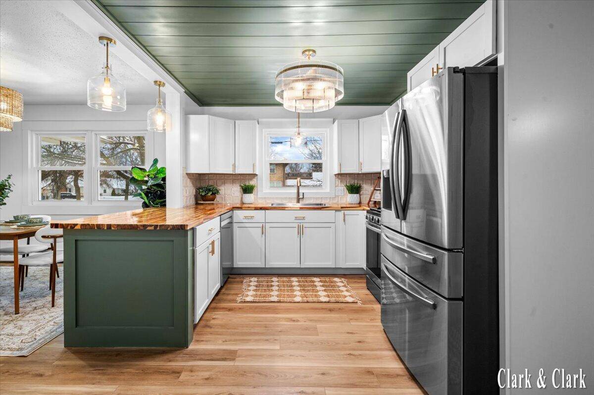 Grand Rapids, MI 49505,700 Aberdeen ST NE