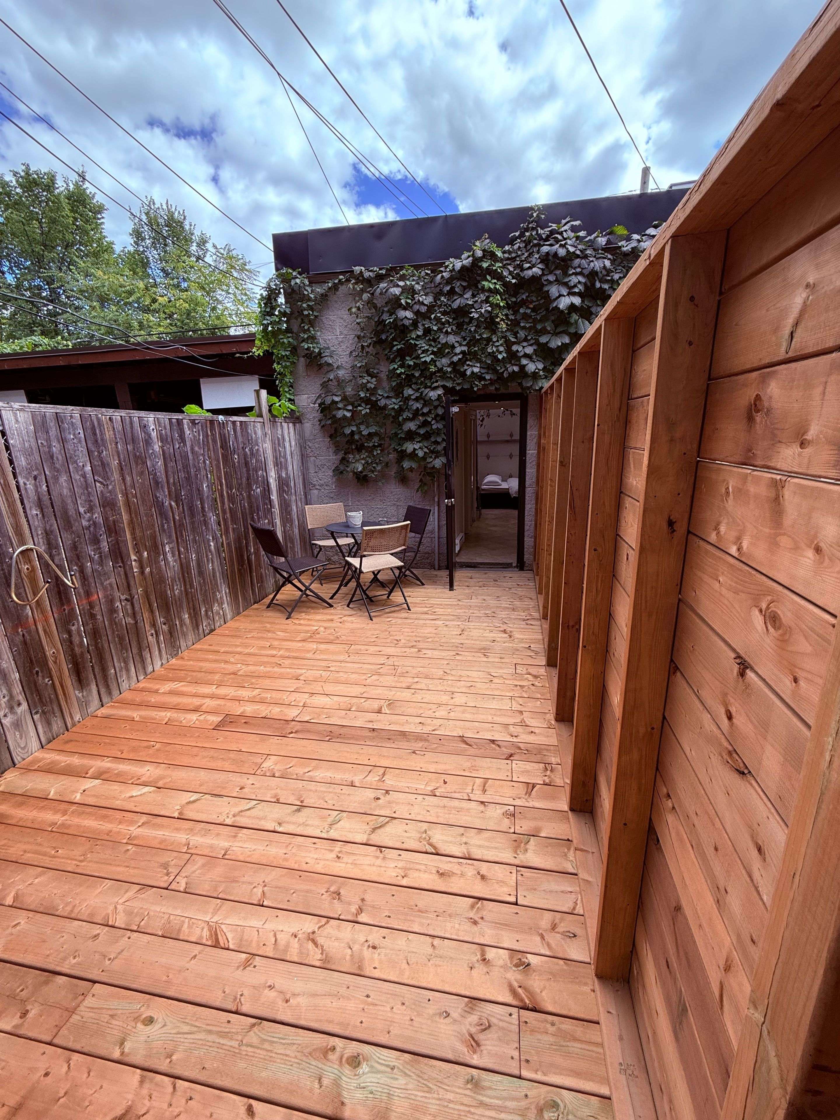 Toronto C01, ON M5T 1N1,43 Cecil ST #Rear