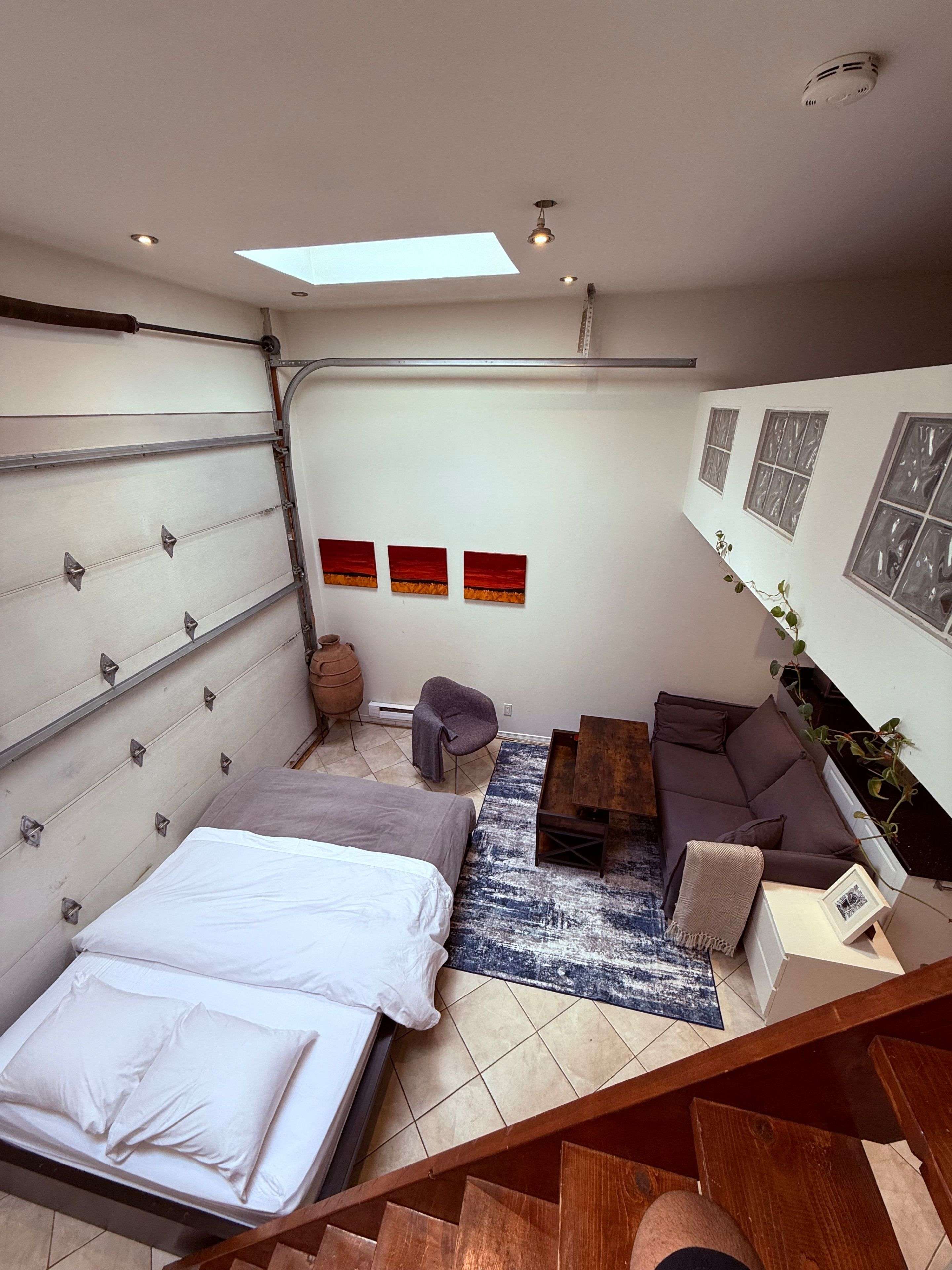 Toronto C01, ON M5T 1N1,43 Cecil ST #Rear