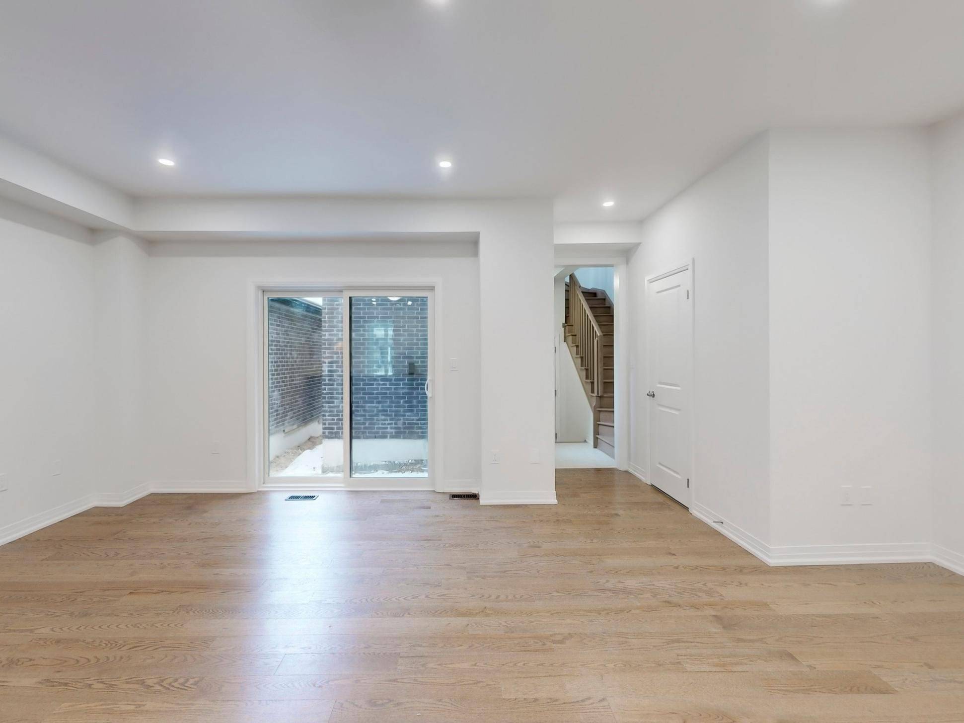 Whitby, ON L1P 0H6,237 Coronation RD