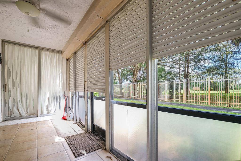 Lauderhill, FL 33319,3940 Inverrary Blvd #108A