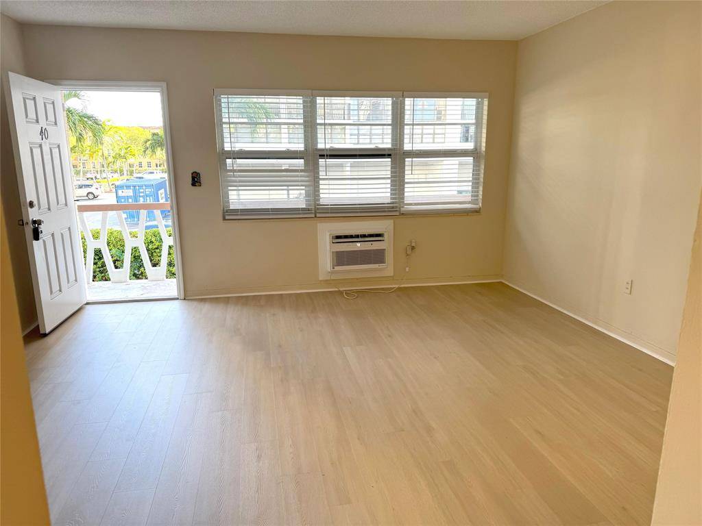 Hallandale Beach, FL 33009,2001 S Ocean Dr #40