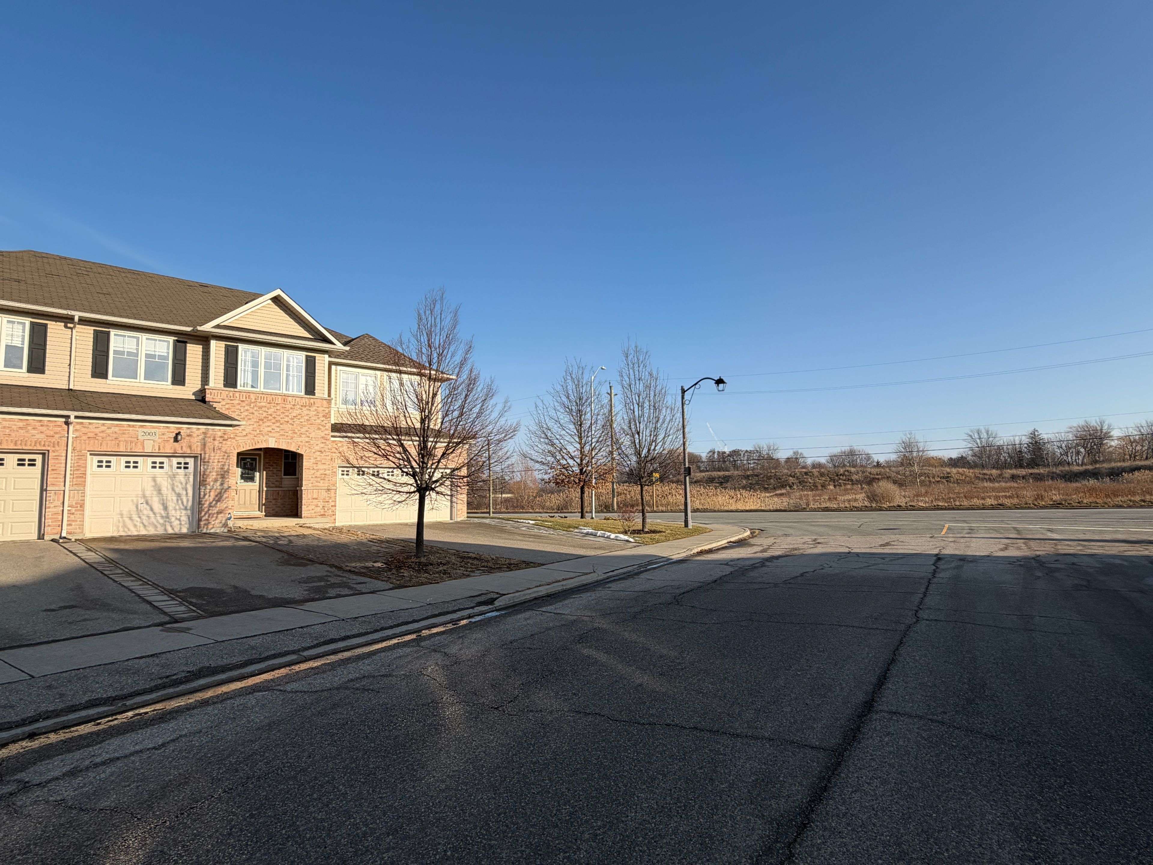 Oakville, ON L6M 0M2,2003 Trawden WAY