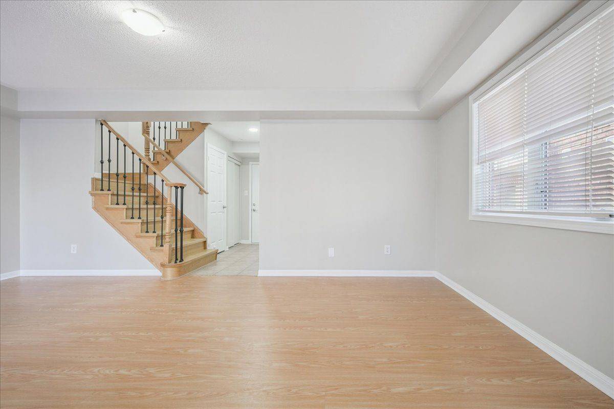 Milton, ON L9T 0Z5,884 Jempson PATH