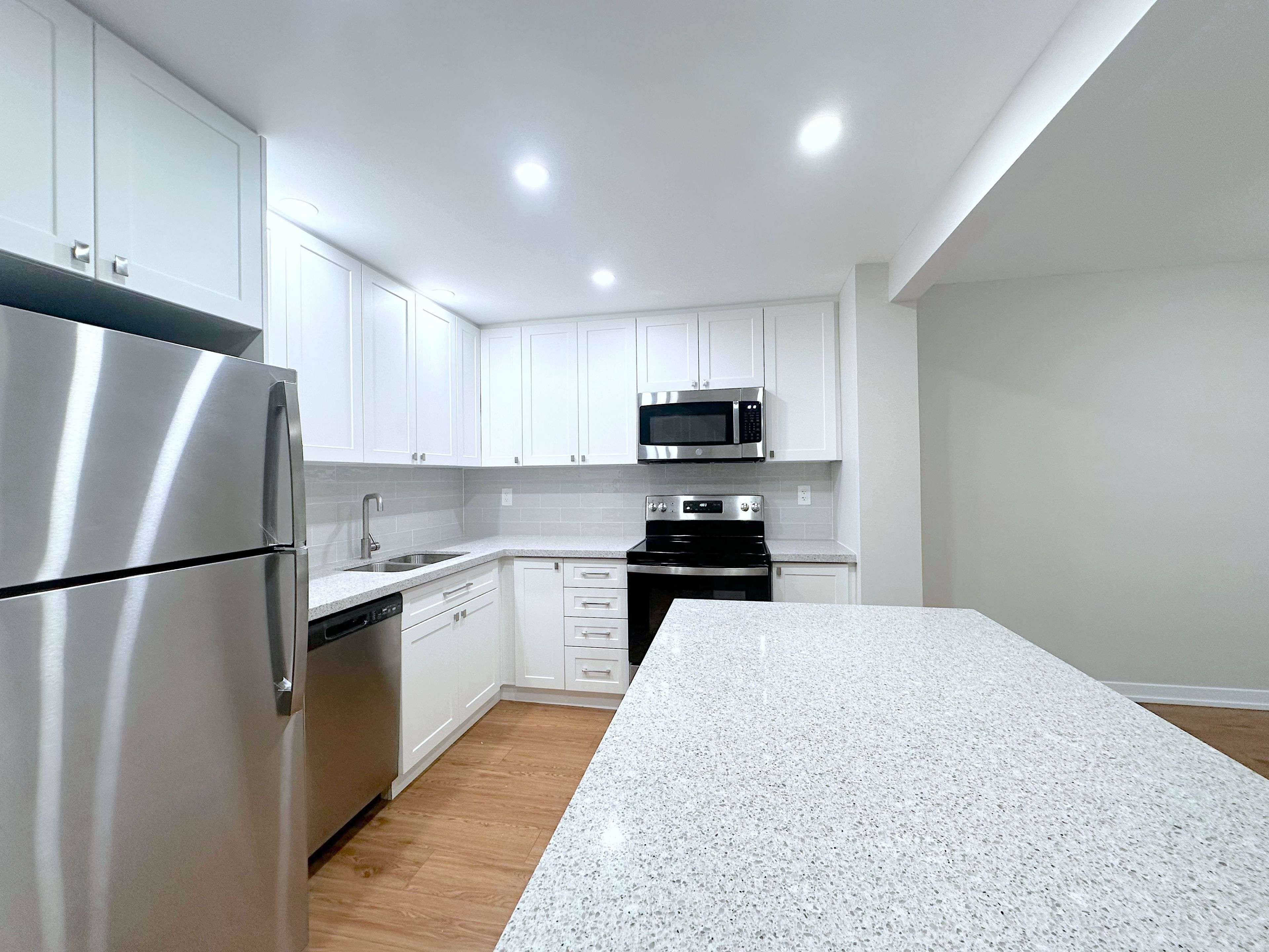 Mississauga, ON L5N 3S4,2605F Battleford RD