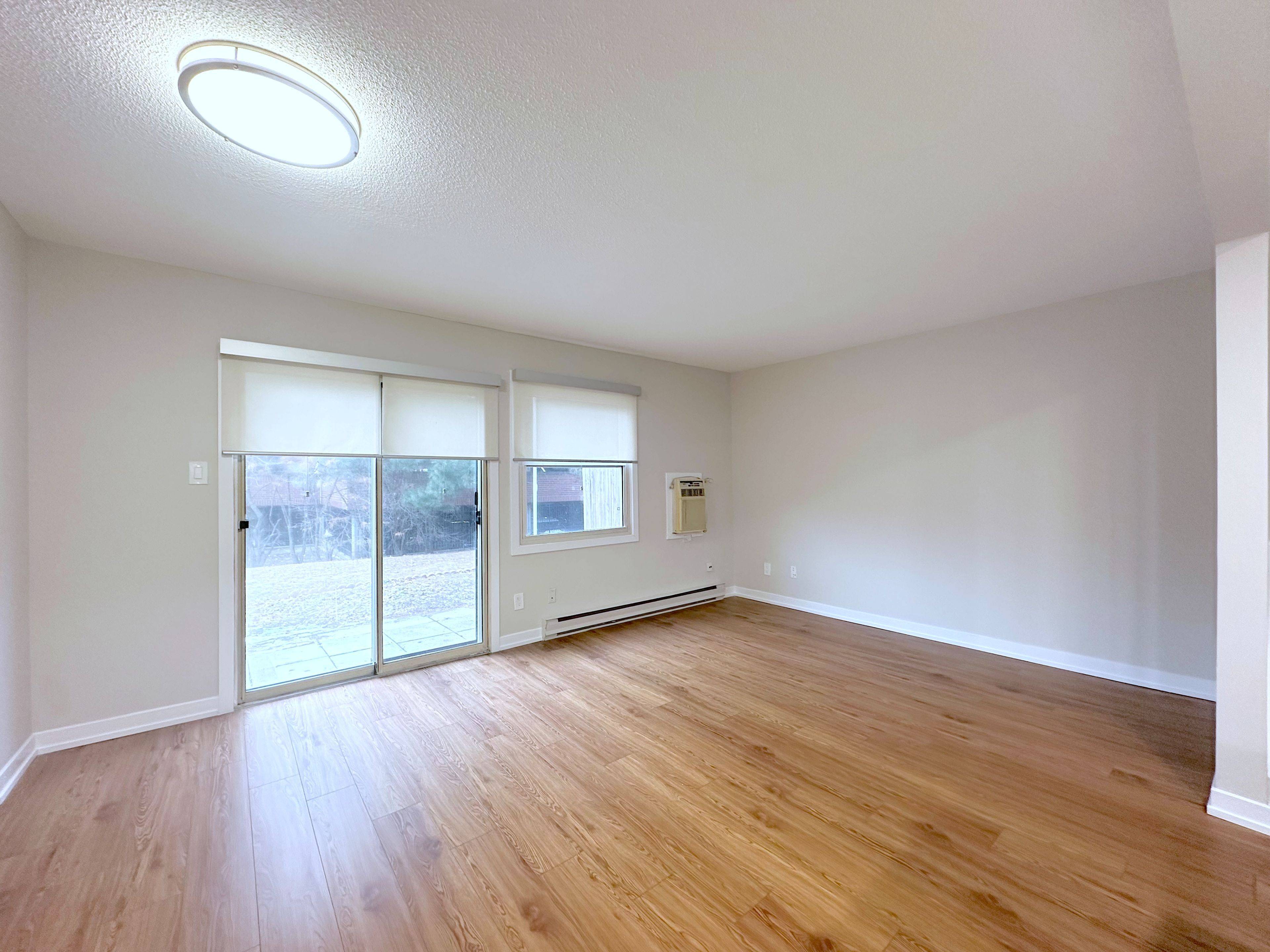 Mississauga, ON L5N 3S4,2605F Battleford RD