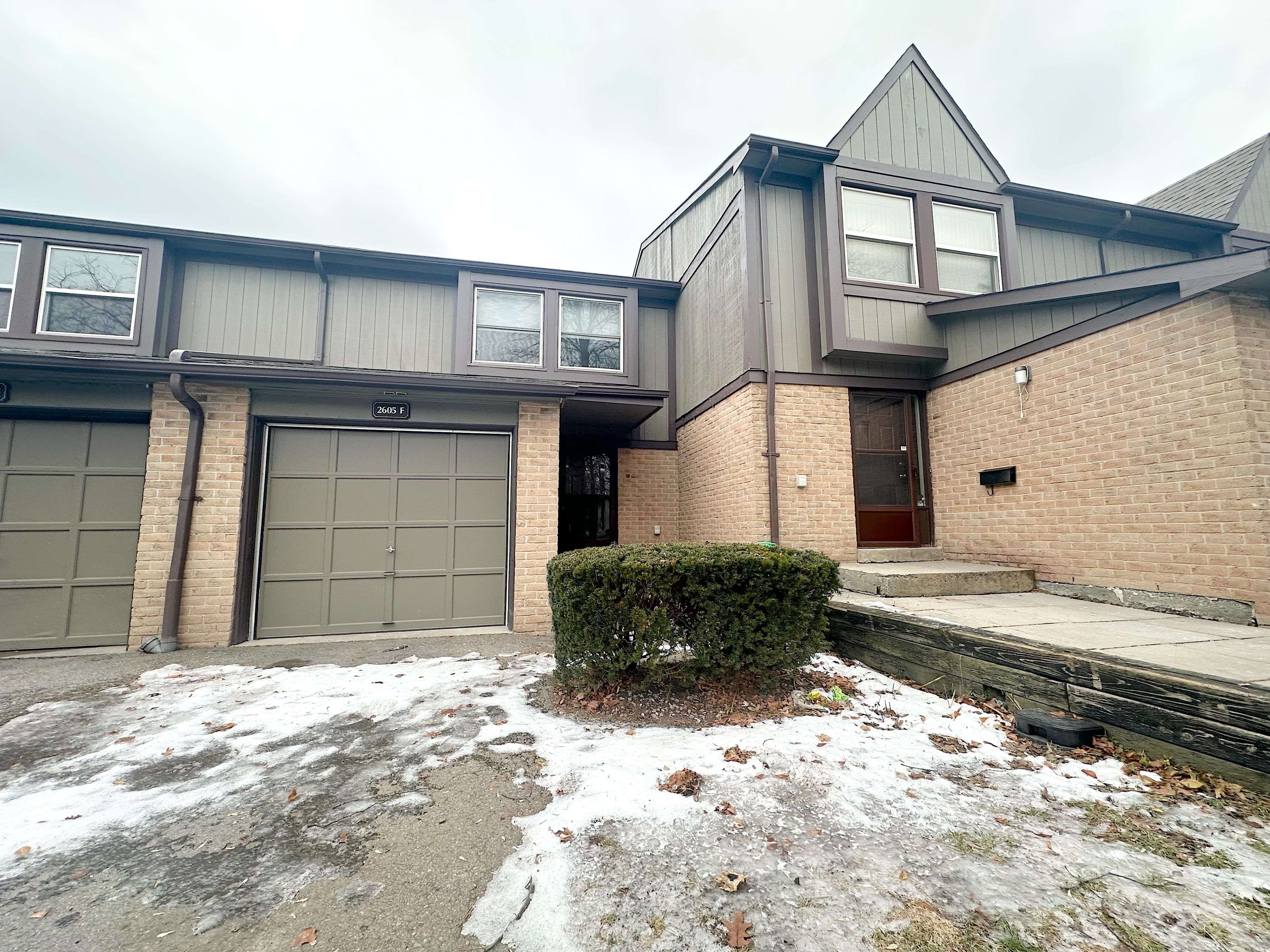 Mississauga, ON L5N 3S4,2605F Battleford RD