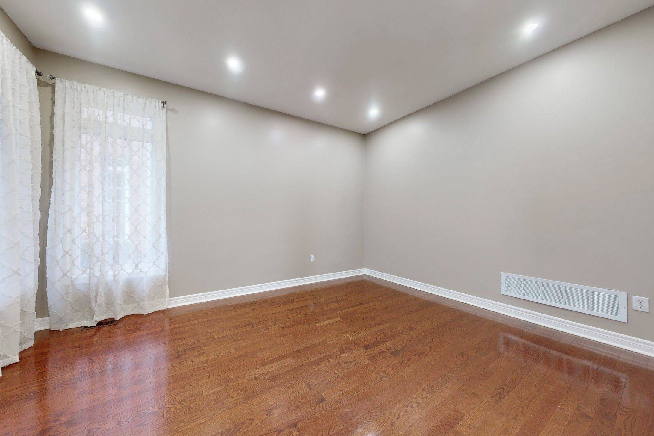 Mississauga, ON L5M 0J8,5421 Freshwater DR