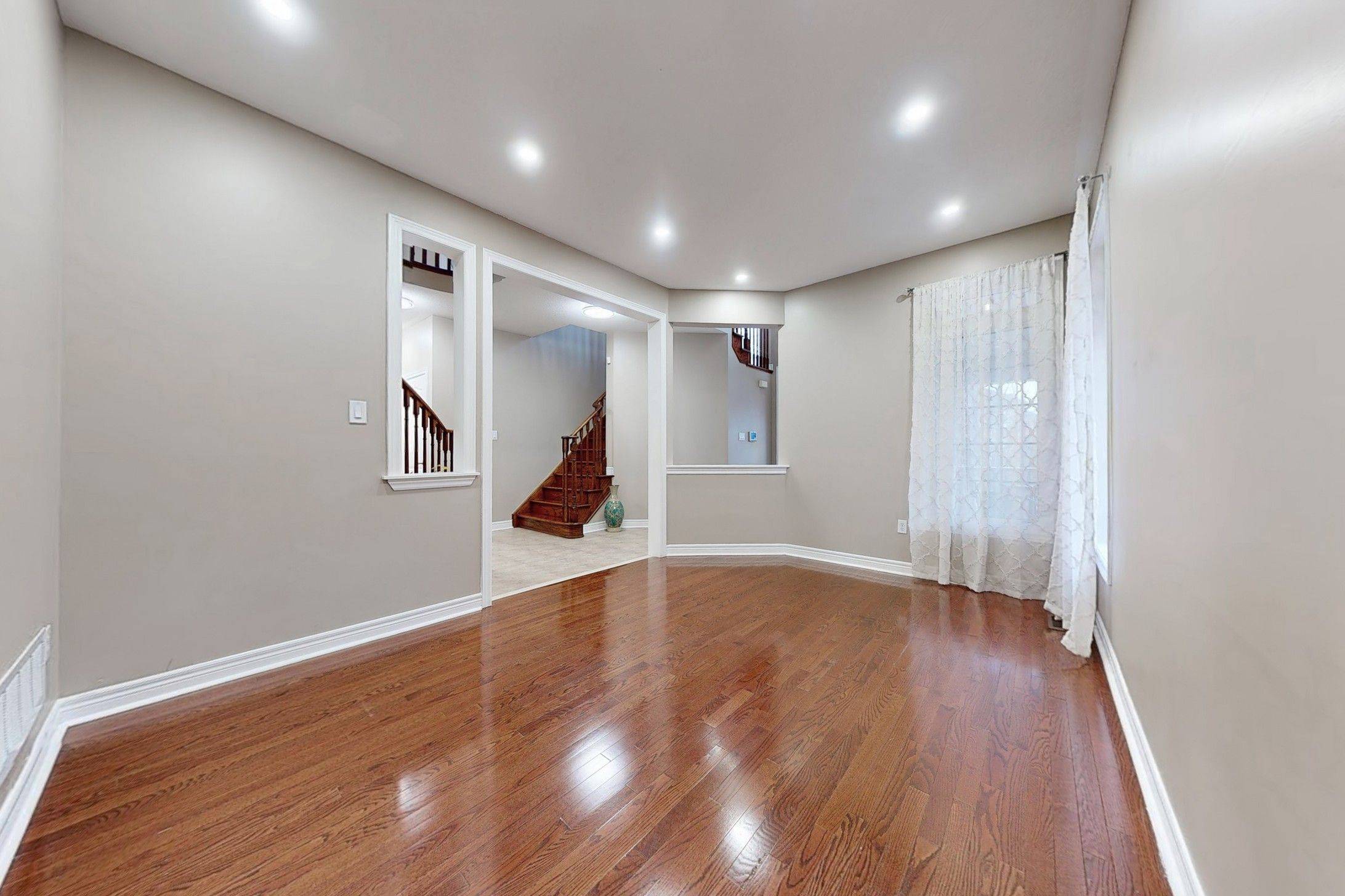 Mississauga, ON L5M 0J8,5421 Freshwater DR