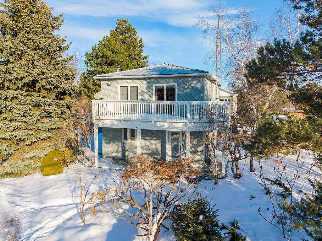 Blue Mountains, ON L9Y 0M8,102 Fraser CRES