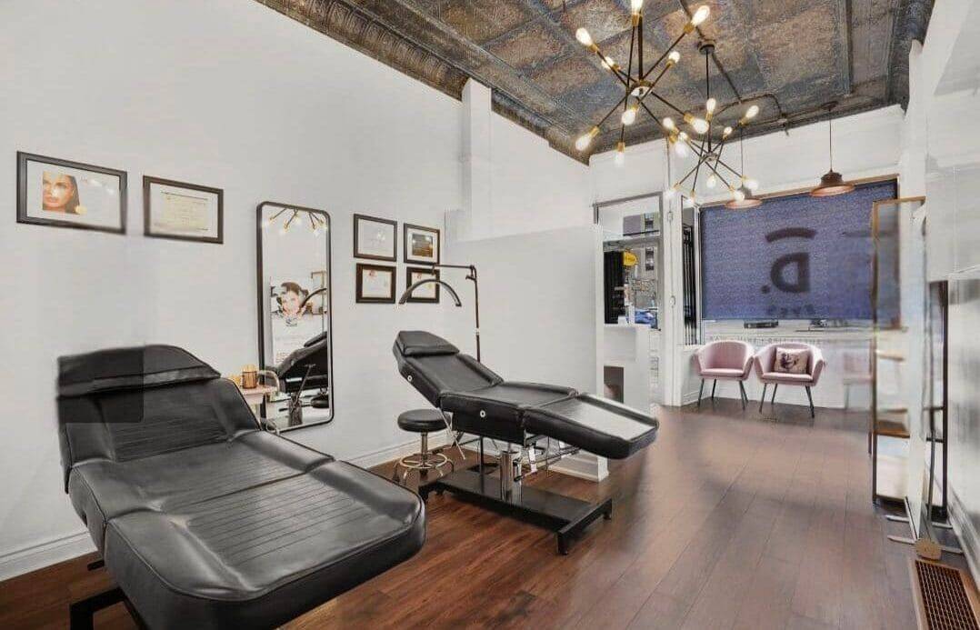 Hamilton, ON L8P 1A9,232 King ST W