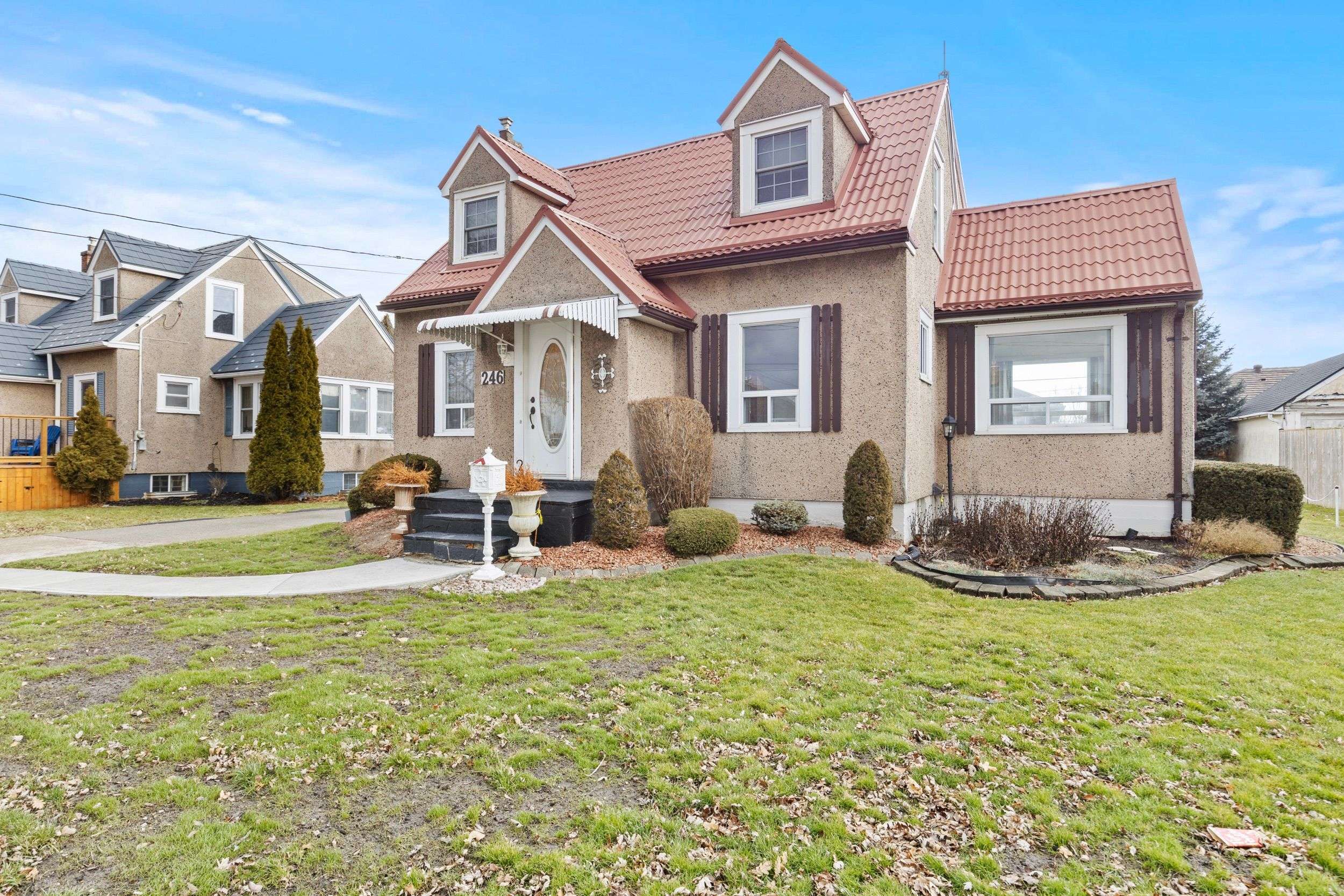 Welland, ON L3B 1N7,246 Scholfield AVE S