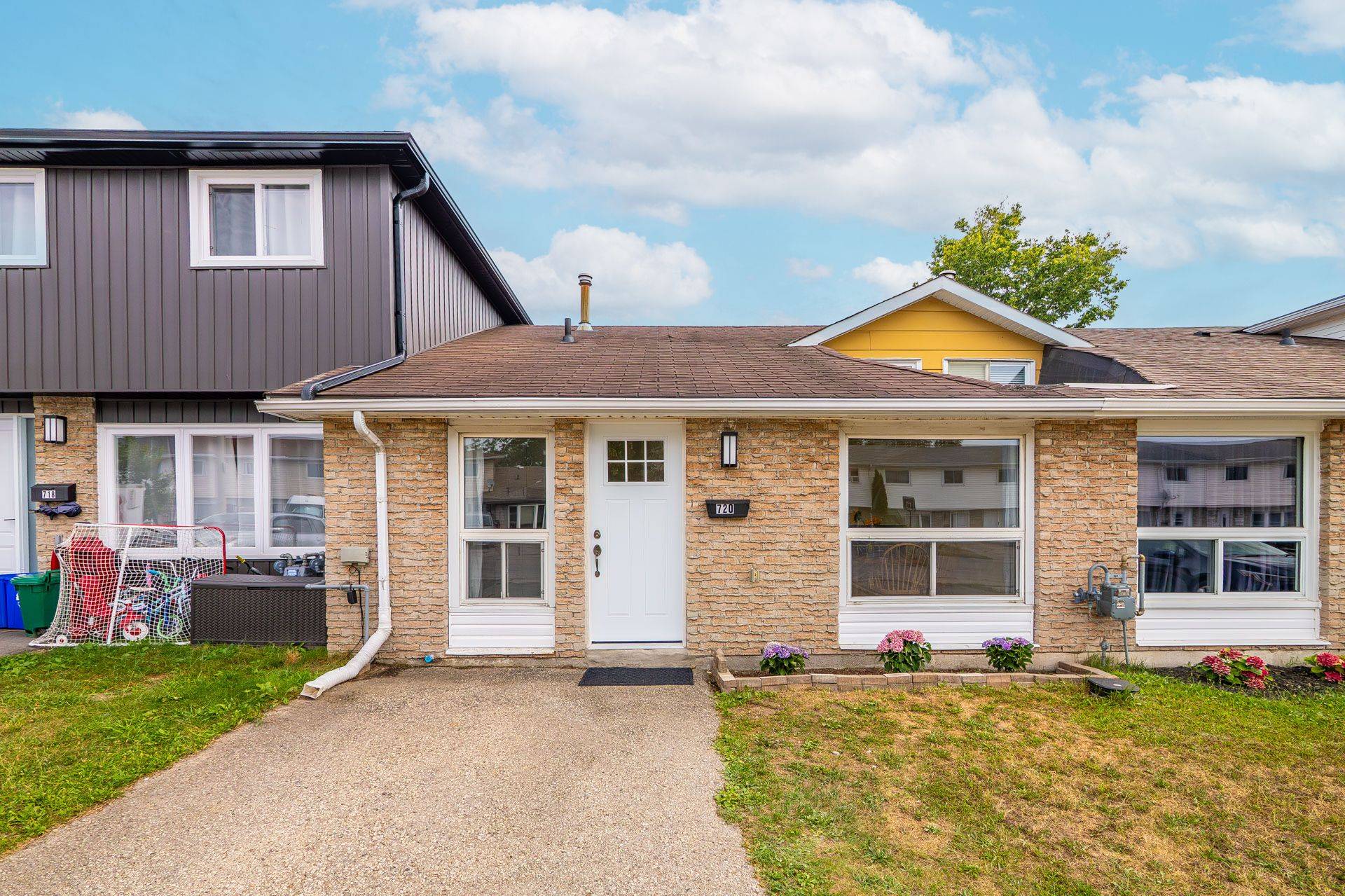 Cambridge, ON N3H 4X9,720 Parkview CRES