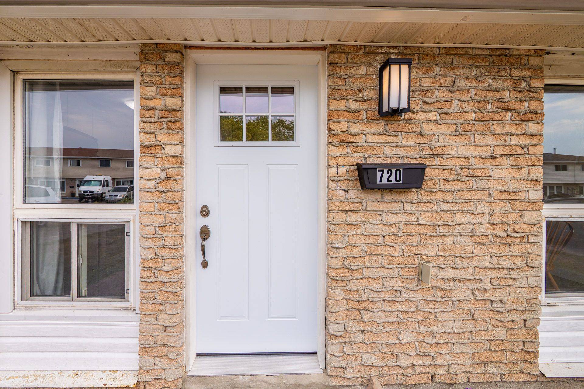 Cambridge, ON N3H 4X9,720 Parkview CRES