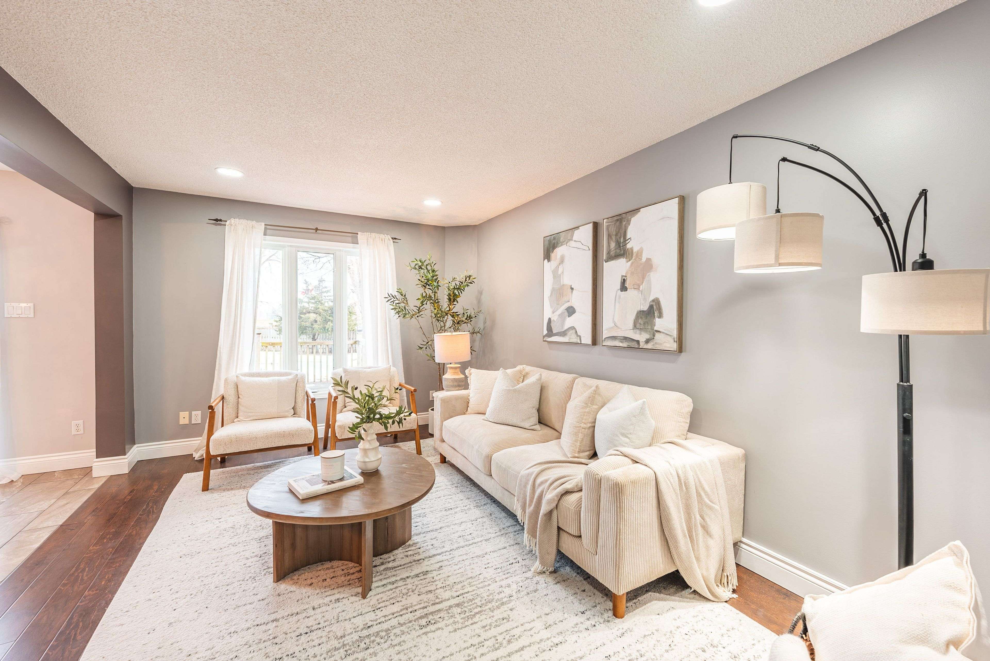 London East, ON N5V 4W4,42 Roman CRES