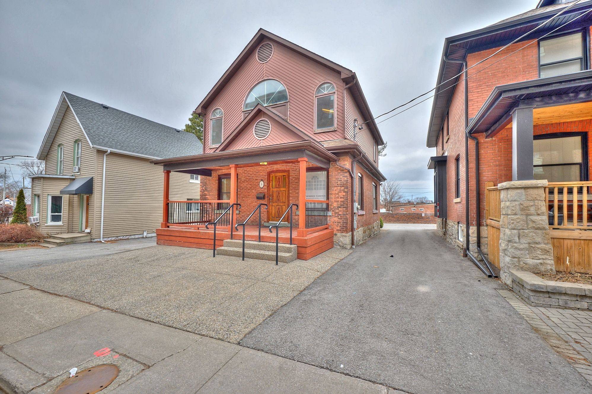 St. Catharines, ON L2R 5G2,8 Clark ST