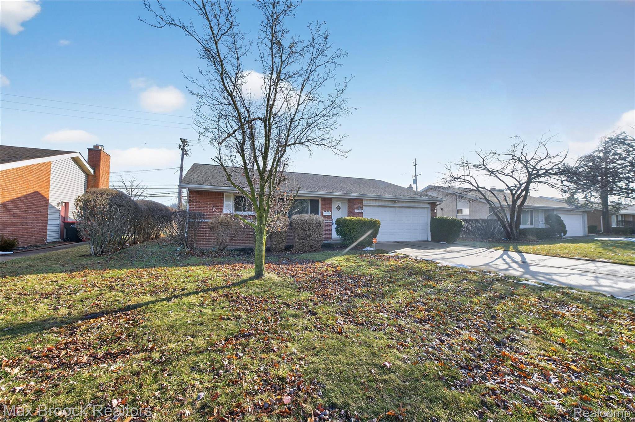 Southfield, MI 48076,27900 E Larkmoor ST