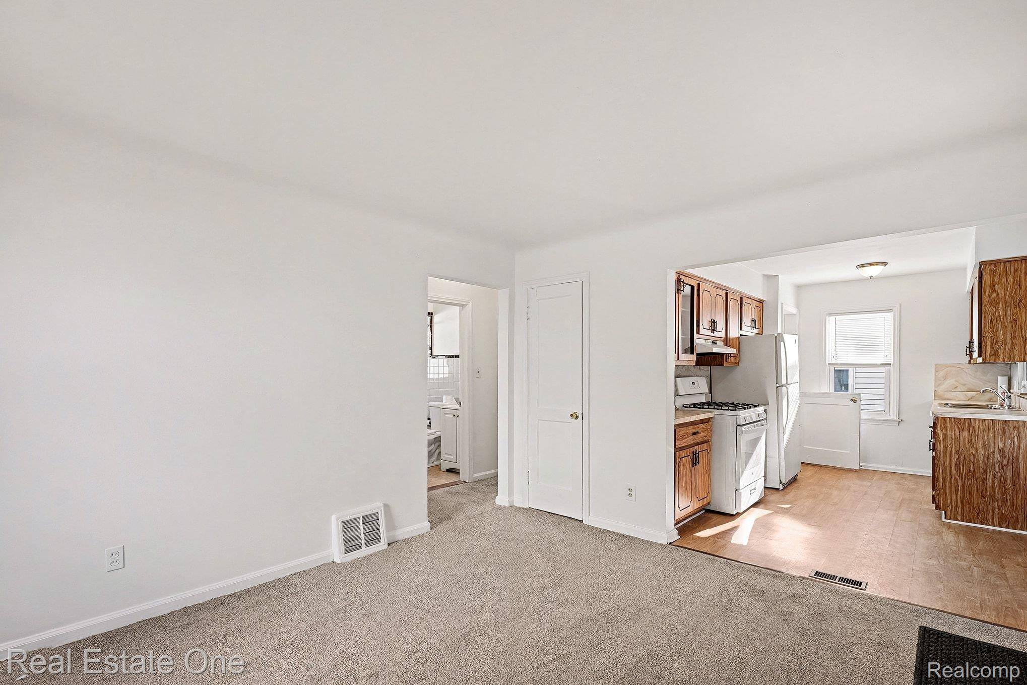 Eastpointe, MI 48021,23328 Lexington AVE