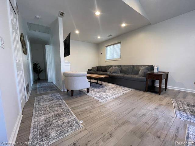 Dearborn Heights, MI 48127,5955 N Silvery LN