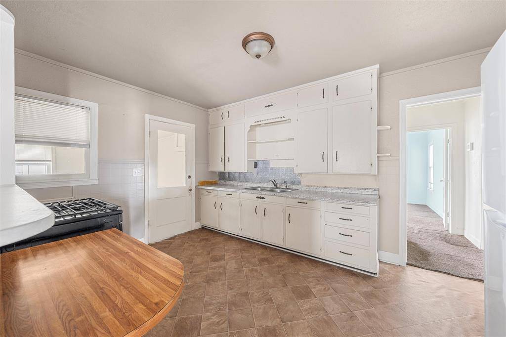 Lott, TX 76656,731 State Highway 320