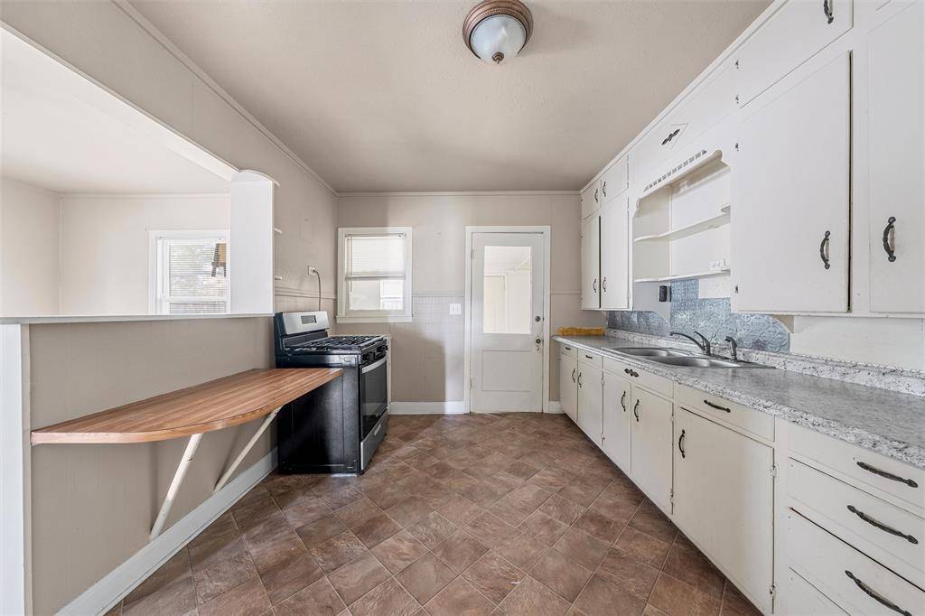 Lott, TX 76656,731 State Highway 320