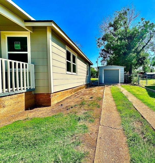 Ballinger, TX 76821,903 N 4th Street