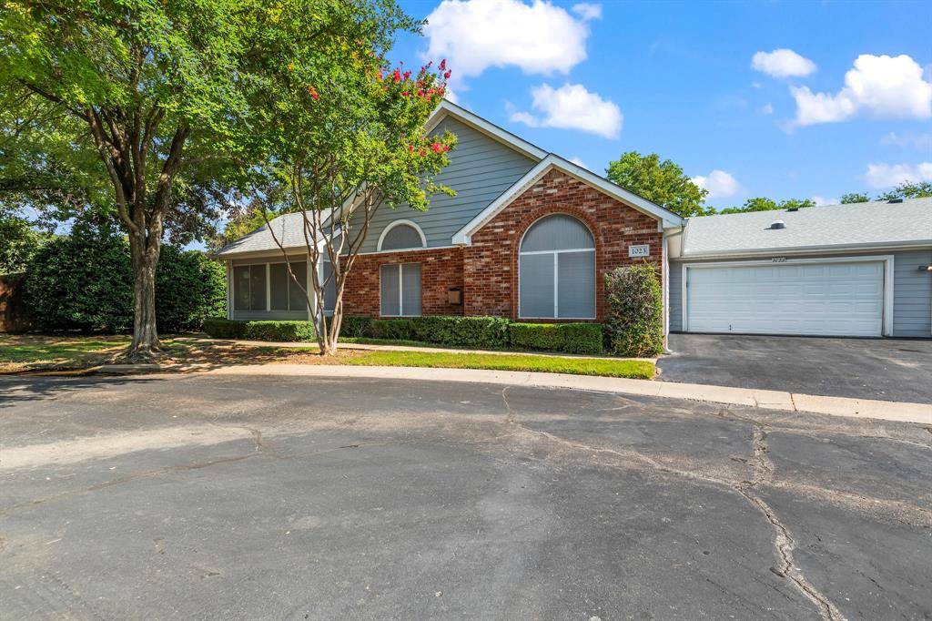 Arlington, TX 76012,1023 Bridges Drive