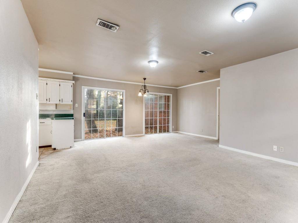 River Oaks, TX 76114,800 Thersa Drive