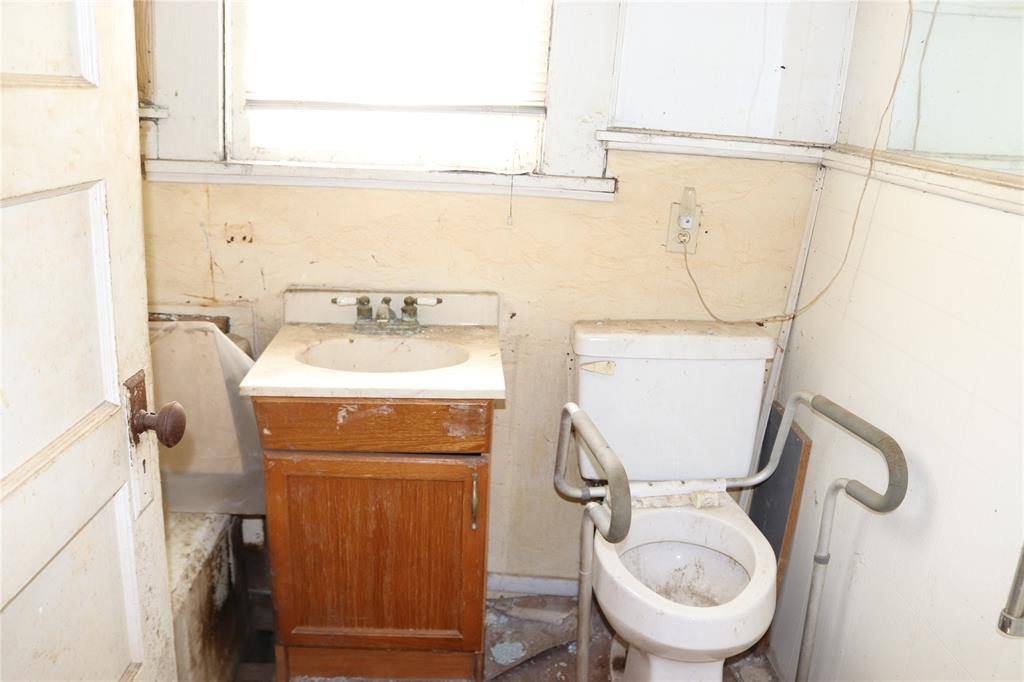 Denison, TX 75020,417 N Scullin Avenue