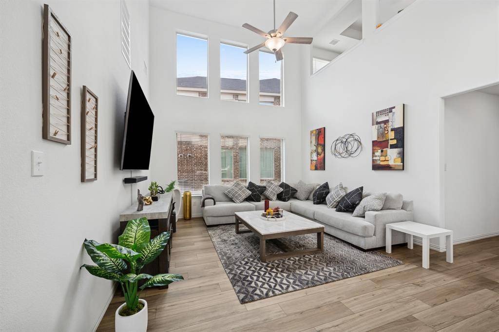 Fort Worth, TX 76179,10040 Thornapple Road