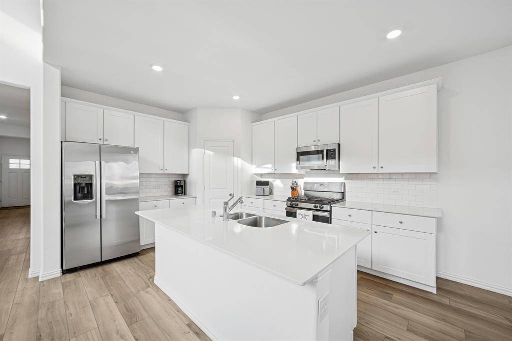 Fort Worth, TX 76179,10040 Thornapple Road