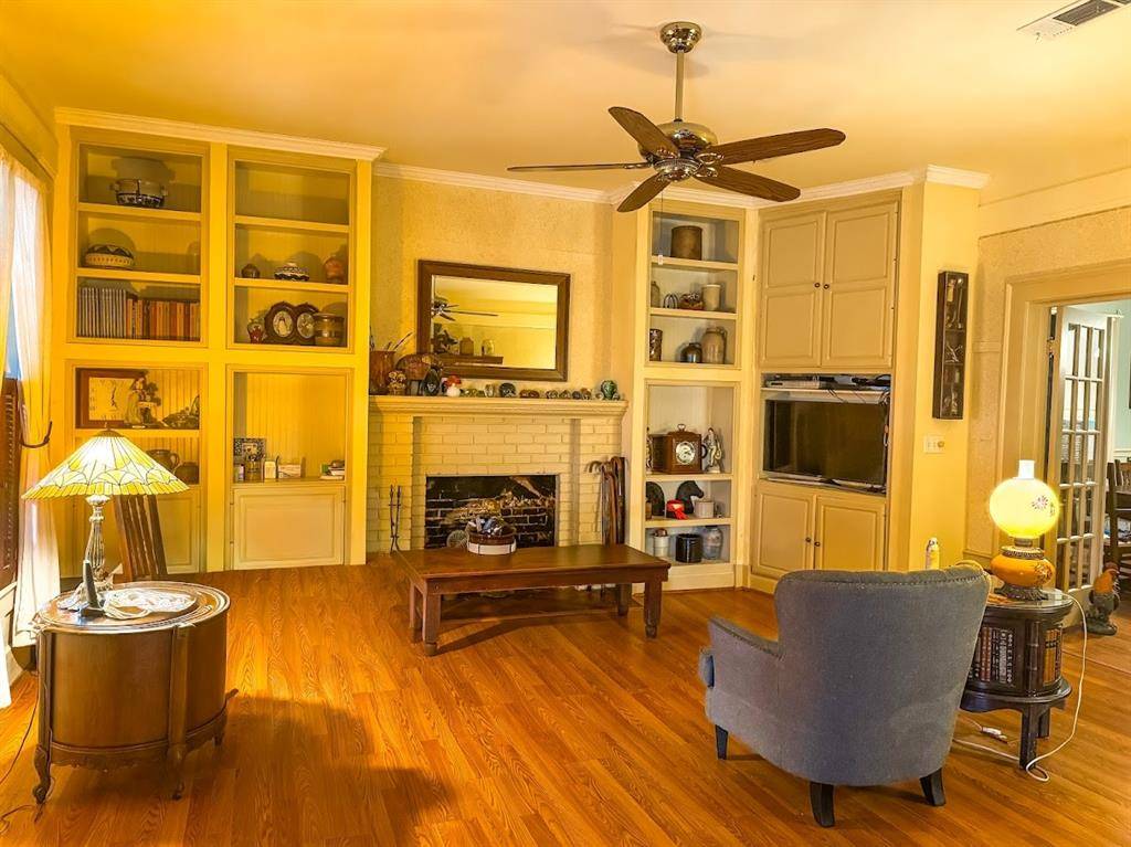 Fairfield, TX 75840,618 W Main Street