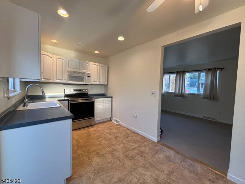 Green Twp., NJ 07821,4 Spruce Dr