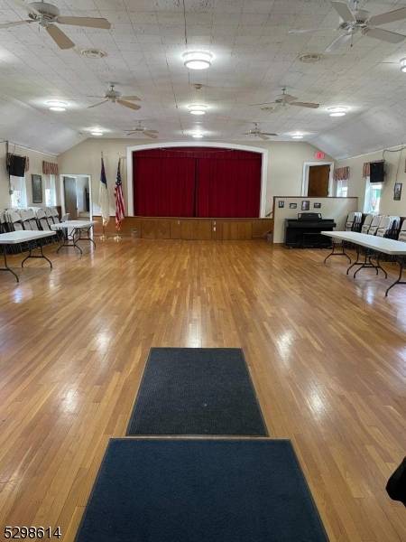 120-126 Lake Dr E, Wayne Twp., NJ 07470