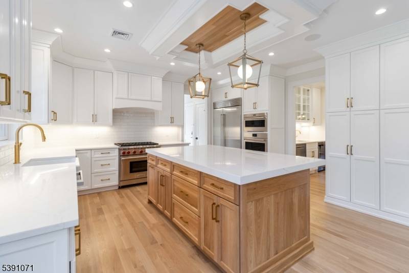 Chatham Twp., NJ 07928,2 Whitman Dr