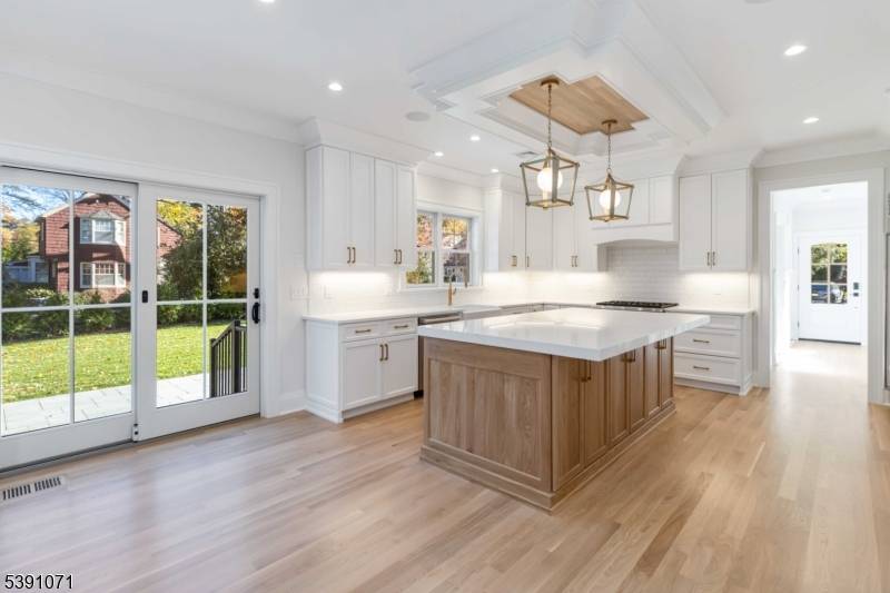 Chatham Twp., NJ 07928,2 Whitman Dr