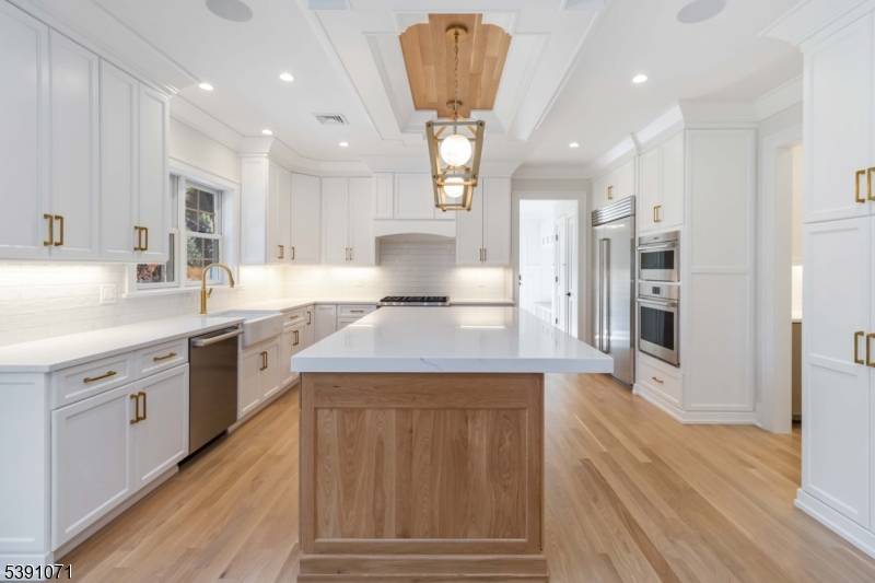 Chatham Twp., NJ 07928,2 Whitman Dr